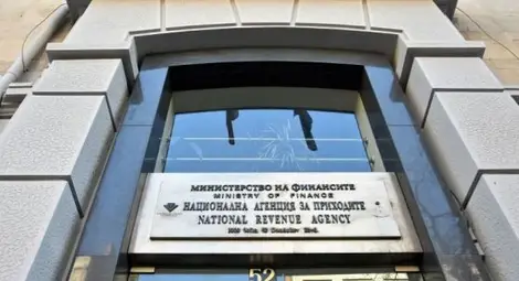 Последен ден за данъчните декларации, срокът изтича в полунощ