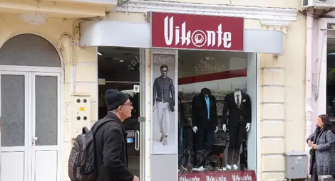 Маскирани обраха магазин за мъжка мода в центъра