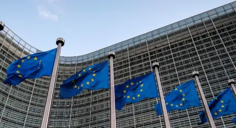 ЕС поиска белгийски съд да наложи глоби на "АстраЗенека" заради неизпълнени доставки