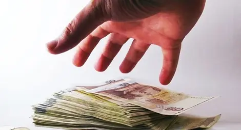 Клиент за кола от Русе си купи обяд за 13 500 лева