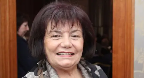 Месец преди началото на учебната година се търсят учители