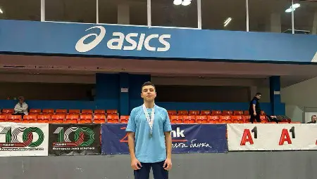 Боян Захариев