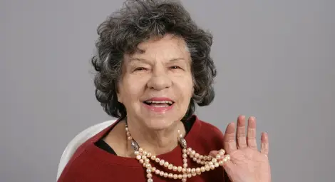 Стоянка Мутафова идва в Русе като Безумната лейди Джули