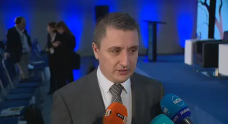 Николов: Ако войната не ескалира, природният газ може да остане на същите нива