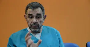 Шефовете на болницата спасявали хората от обърната до Обнова линейка