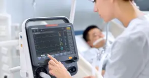 „Астра Биоплант“ осигури микропроцесорен респиратор за лекуващите се в „Медика“