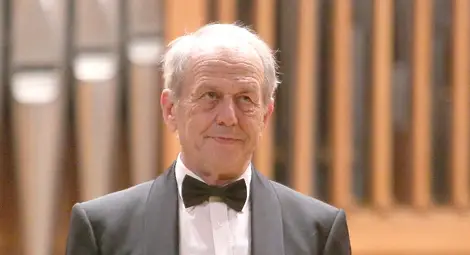 Маестро Пламен Джуров: Най-важното е да не се мъчим да правим младите само слушатели. Те трябва да бъдат активни