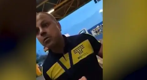 Уволняват служителя на тол управлението, крещял на молдовски гражданин на Дунав мост: „Маймуно, айде плащай. Плащай и чиба“ Уволняват служителя на тол управлението, крещял на молдовски гражданин на Дунав мост: „Маймуно, айде плащай. Плащай и чиба“