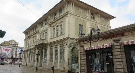 Опаковане скрива проблема, ремонтът го решава. И това е важно повече за Русе, отколкото за туристите /галерия/