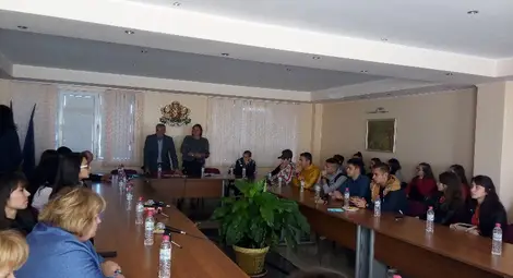 Ученици поискаха властта да работи така, че всички да останат в родното място