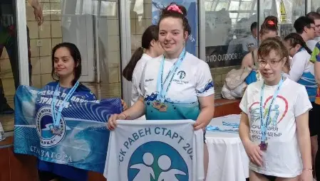 Златните рибки на Фондация &bdquo;Александър Русев&ldquo; с поредни отличия от 7-ия международен турнир по адаптирано плуване в София