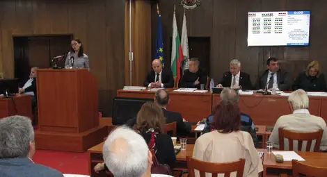 Съветници в спор как да се разпределят 700 000 лева за улични ремонти в селата