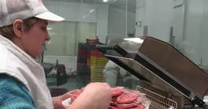 Кризата изяде и цеха  за колбаси на „Нормекс“