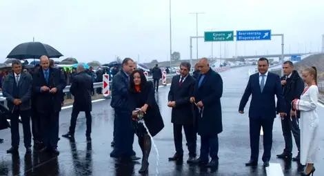 Завърши изграждането на участъка Дупница - Благоевград от АМ &bdquo;Струма&ldquo; /галерия/