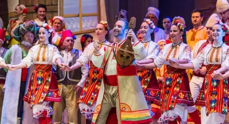 Мощен оперен десант правят русенци на „Раковска“ в София Мощен оперен десант правят русенци на „Раковска“ в София