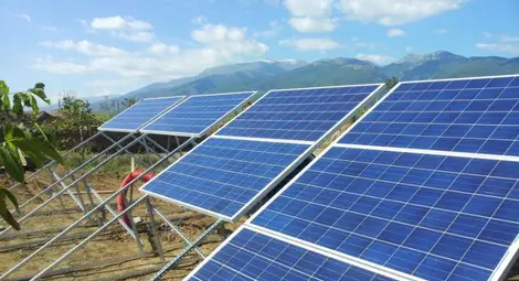 Шеф на закъсала фирма за соларни панели измъкнал солидна сума от заблуден клиент