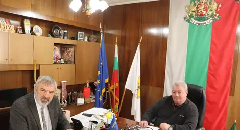 Драгомир Драганов посети доброволното формирование в Ценово,  което е едно от най-малките, но и сред най-активните в региона.  То е и единственото, което има собствен противопожарен автомобил