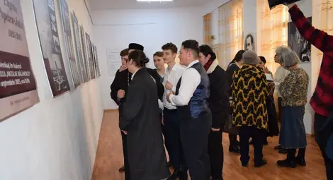 Изложба, посветена на модата през миналия век в Русе,  бе представена в румънския град Гюргево