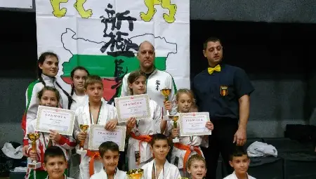 Каратистите на Калинов с 2 титли и още 5 отличия