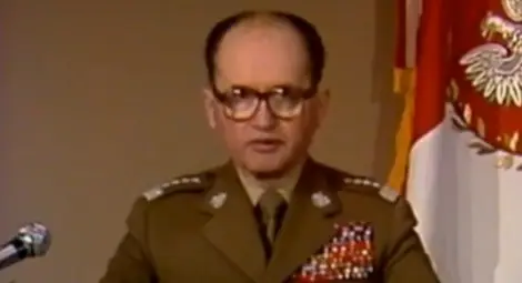 Полша лишава от войнски звания починали червени генерали