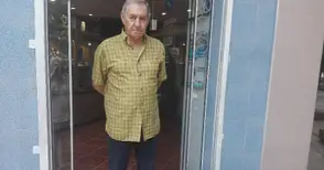 Открадната от румънец мъжка чанта подхвърлена пред магазин в центъра