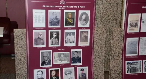 Паметникът на моряка напомня друг каменен матрос - в Кий Уест в САЩ