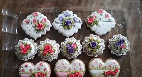 Ивона Калчева направила втора изложба на Кармелино със... захарни миниатюри