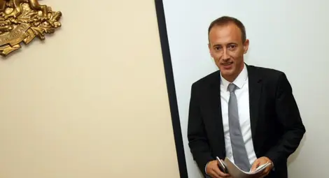 Учениците от I до VII клас ще имат електронни учебници