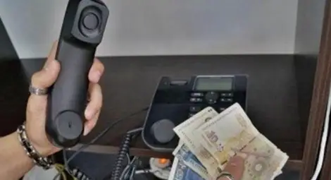 Възрастна жена хвърли пари и злато на телефонни измамници, за да &bdquo;спаси&ldquo; дъщеря си