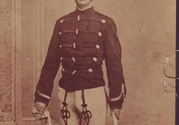 Най-младият брат от капитаните - Георги Русев, с румънска военна униформа.