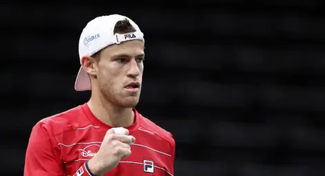 Шварцман е на две победи от дебют във Финалите на ATP