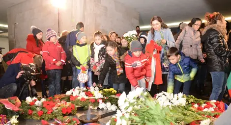 Посланик Макаров припомни Каравелов: