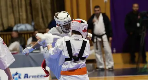 Каратистите на &bdquo;Юнак&ldquo; грабнаха  12 медала на турнир в Търново