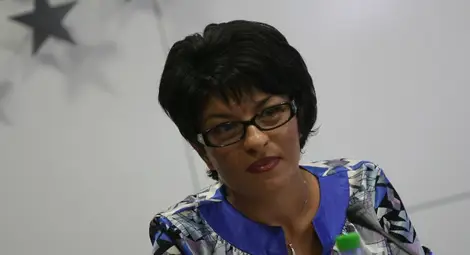 Десислава Атанасова фаворит за парламентарната здравна комисия