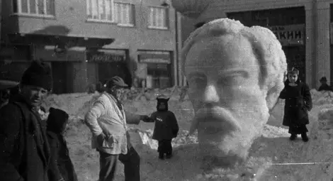 Сладкар с трето отделение превръщал  Русе в уникална снежна арт галерия