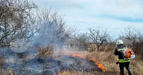 Пожарната в Търговищко призовава за повече внимание след серия пожари в сухи треви през почивните дни