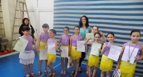 Призови места за малките танцьори на &bdquo;Фламинго 98&ldquo;