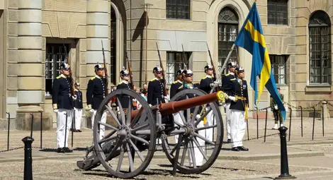 Страната, пуснала първите книжни пари в Европа, сега е на път да се откаже напълно от тях