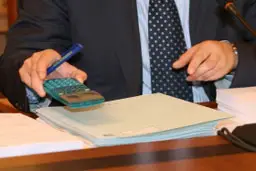 Плащаме на държавата по 4857 лева от джоба си през 2016-та