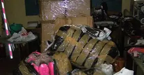 Фалшиви „Найк“, „Армани“ и „Шанел“ открити в тайник на румънски рейс