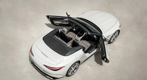 Новият Mercedes-AMG SL залага на текстилен покрив