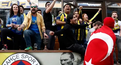 Накъде върви диалогът на Турция със „съюза на кръстоносците“? Накъде върви диалогът на Турция със „съюза на кръстоносците“?