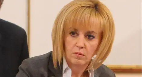 Манолова е мъжко момиче, но без палка и камшик!