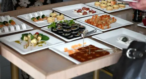 Кънчо Кънев и Валери Лазаров за пръв път срещат своите цветни светове в изложба след 49 години приятелство