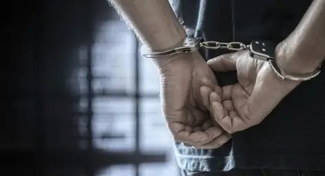 Крадец на кабели сложил в чанта плячката и тръгнал да си ходи с автобус