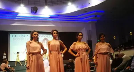 Водопади от дантели и коприни на Модното авеню в Канев център