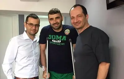 Владислав Стоянов с нова операция, завръщането му се отлага Владислав Стоянов с нова операция, завръщането му се отлага