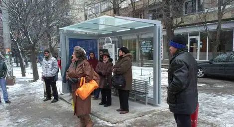 Обновяват 30% от спирките в Русе до края на март