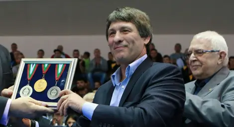 Легендарното объркване с легендите или как се изпразват от съдържание думите Легендарното объркване с легендите или как се изпразват от съдържание думите