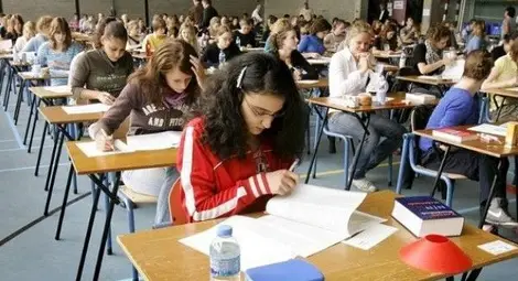 Експерти: Учебната програма трябва да се олекоти 